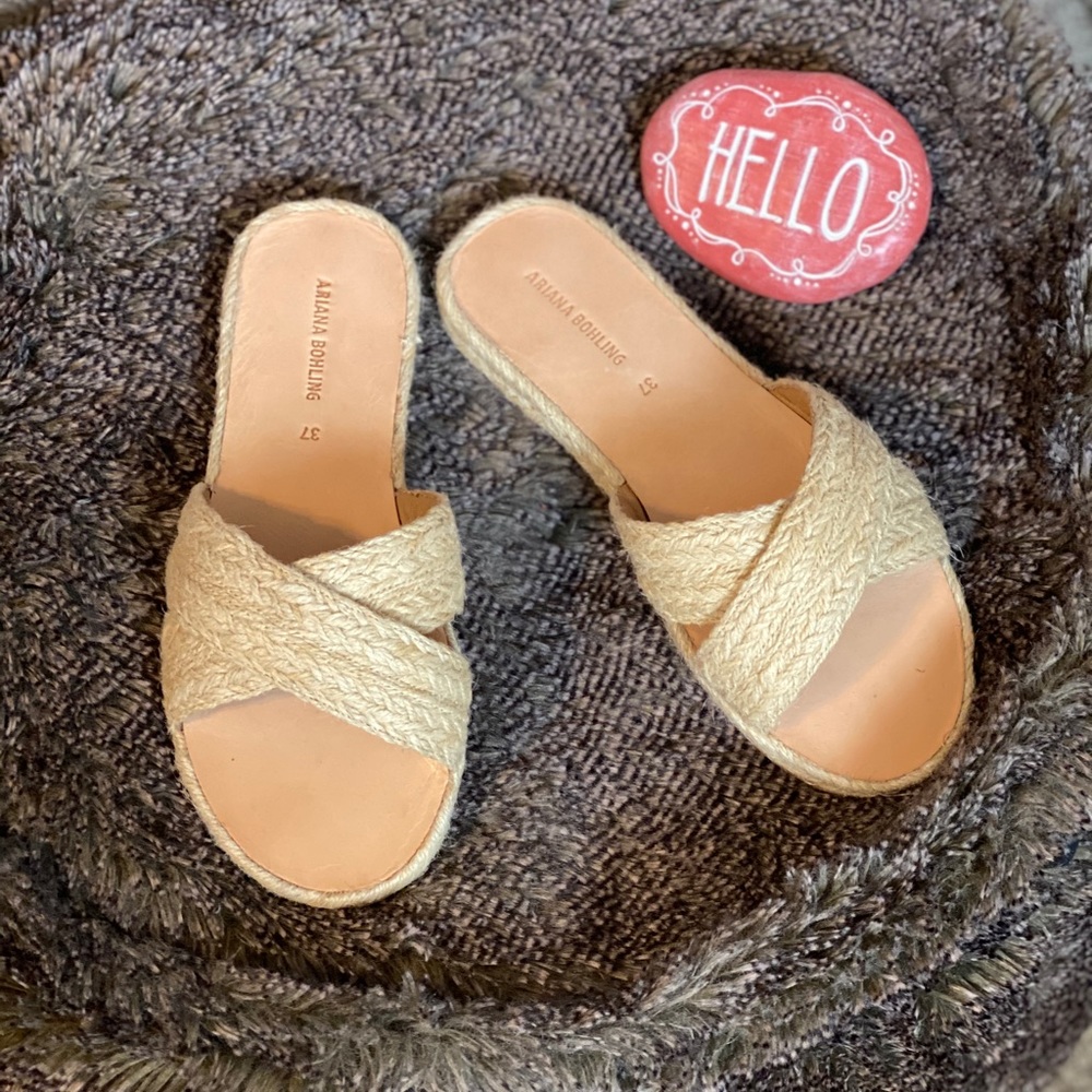 ARIANA BOHLING FLOR SANDAL